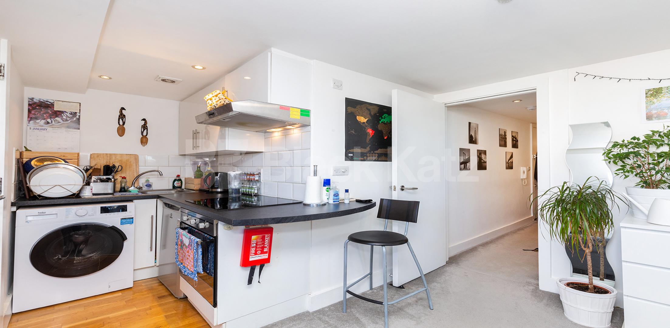 Recently refurbished one bed with acces to a large communal garden mins to Tube. Camden Road , Tufnell Park